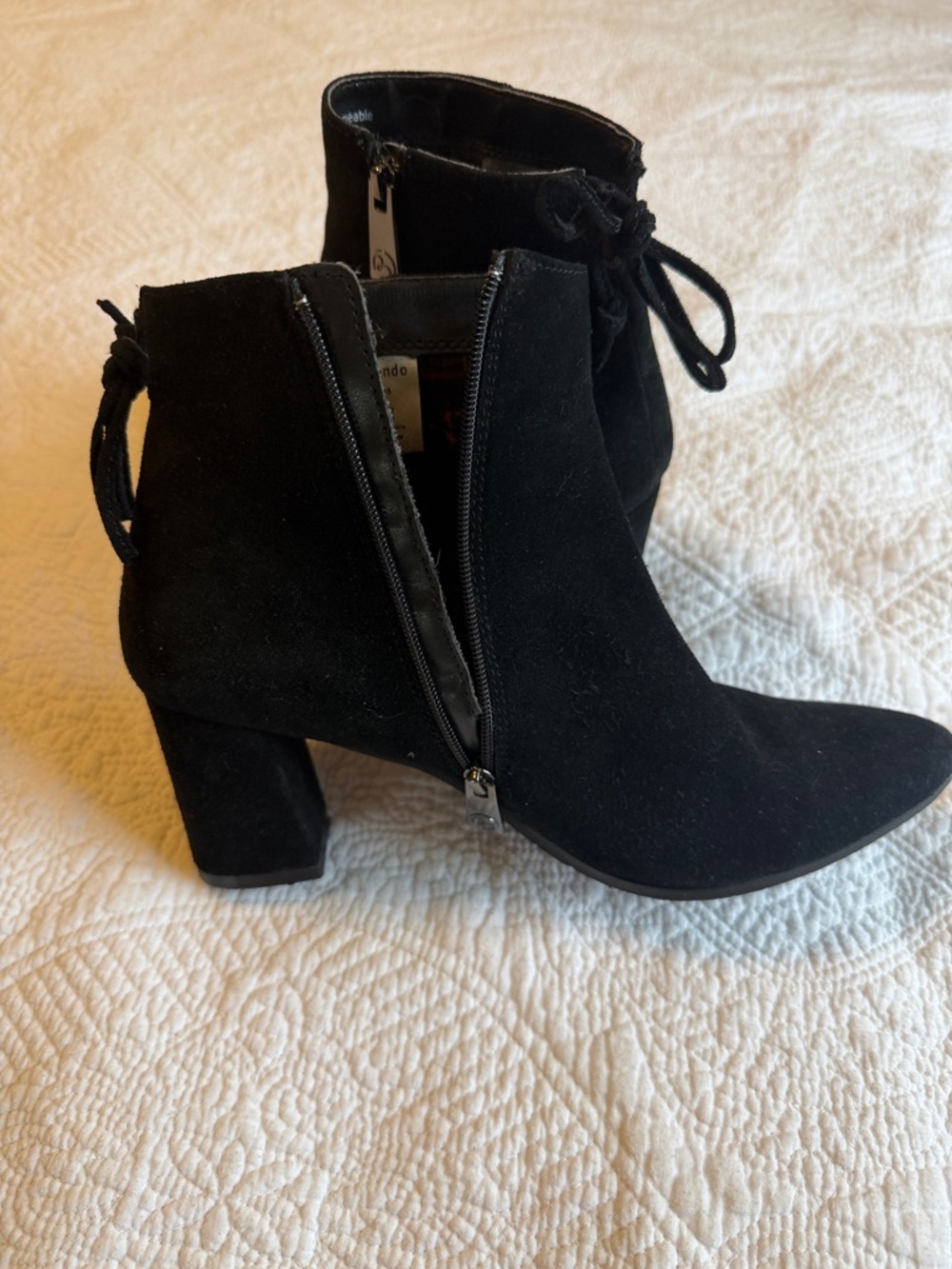 Blondo Black Pointed Toe Ankle Booties with Back Bow Accent waterproof - Picture 3 of 6